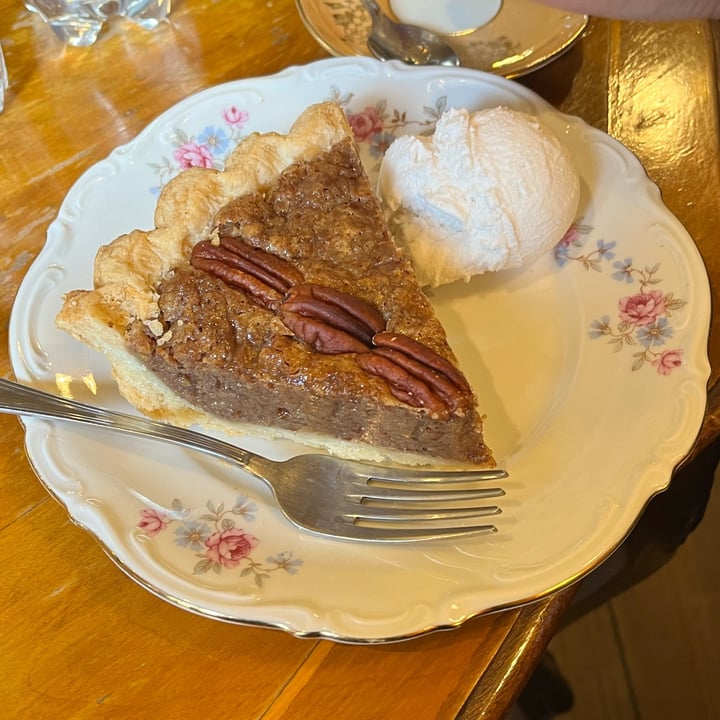 photo of Snug The Comfort Café pecan pie shared by @ademarsi on  04 Mar 2024 - review