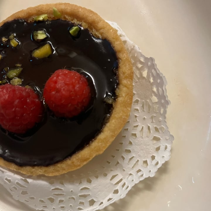photo of Privé at Singapore Botanic Gardens vegan chocolate tart shared by @soy-orbison on  06 May 2024 - review
