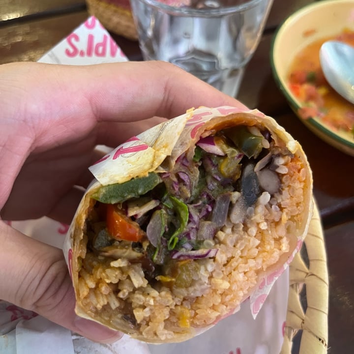 photo of Papi's Tacos El Vegano Burrito shared by @funotter37 on  03 Jul 2024 - review