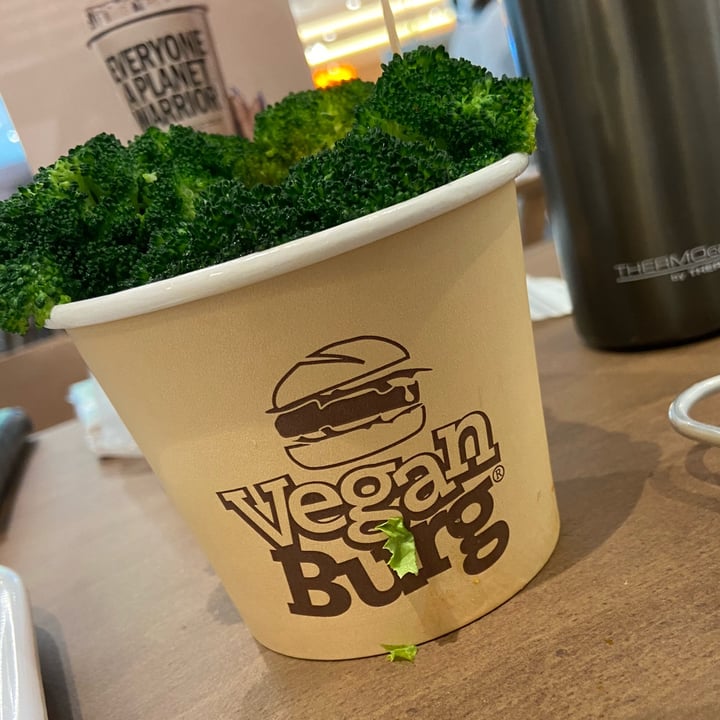 photo of VEGANBURG Woodleigh sizzlin’ broccoli shared by @fxk on  17 May 2024 - review