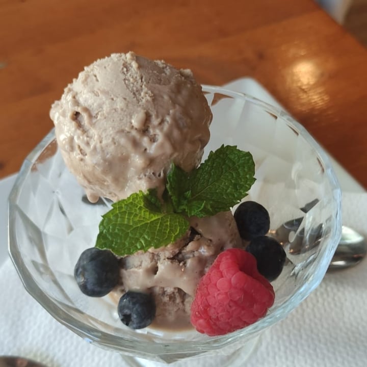photo of Restaurante Hicuri Art Vegan Helado de avellana shared by @alejandro-alvaro on  07 Oct 2025 - review