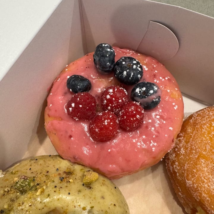 photo of SKS Donut & Croissant vegan berry blast donut shared by @rose99 on  07 Nov 2024 - review