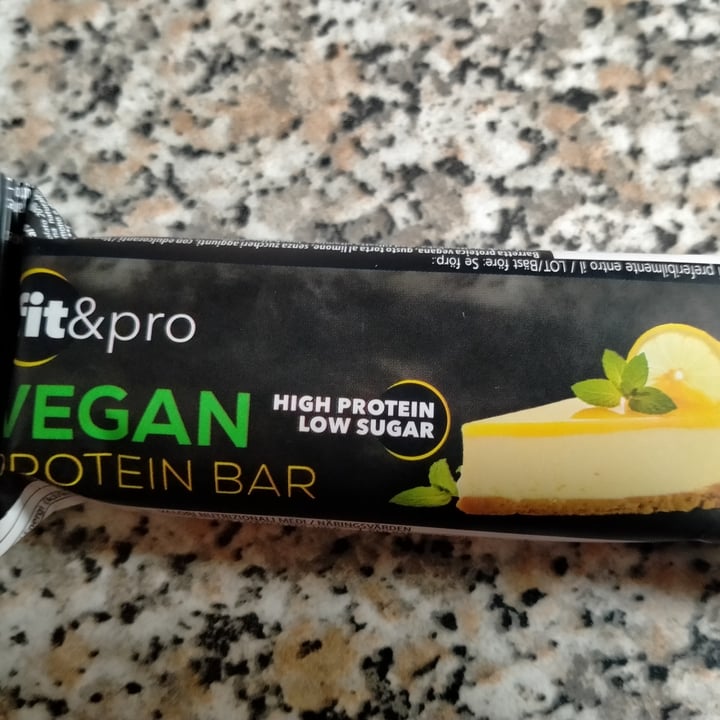 photo of Fit&pro vegan protein bar limone shared by @clarita76 on  29 Apr 2024 - review