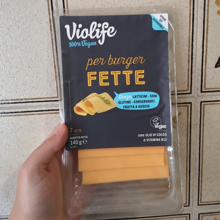 photo of Violife Fette per burger shared by @aleveganfoodlover on  06 May 2024 - review