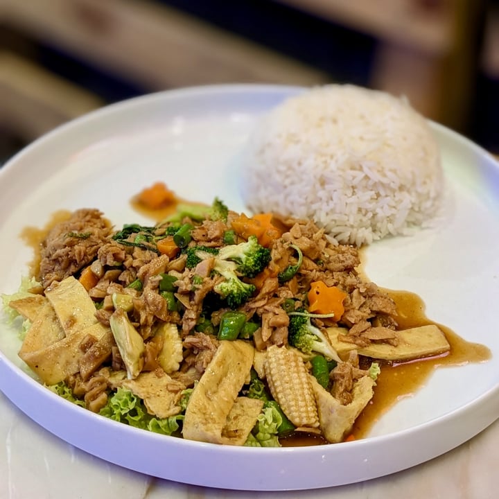 photo of Bangkok Jam Great World City Basil Chicken with OnlyEg shared by @xinru-t on  11 Oct 2023 - review