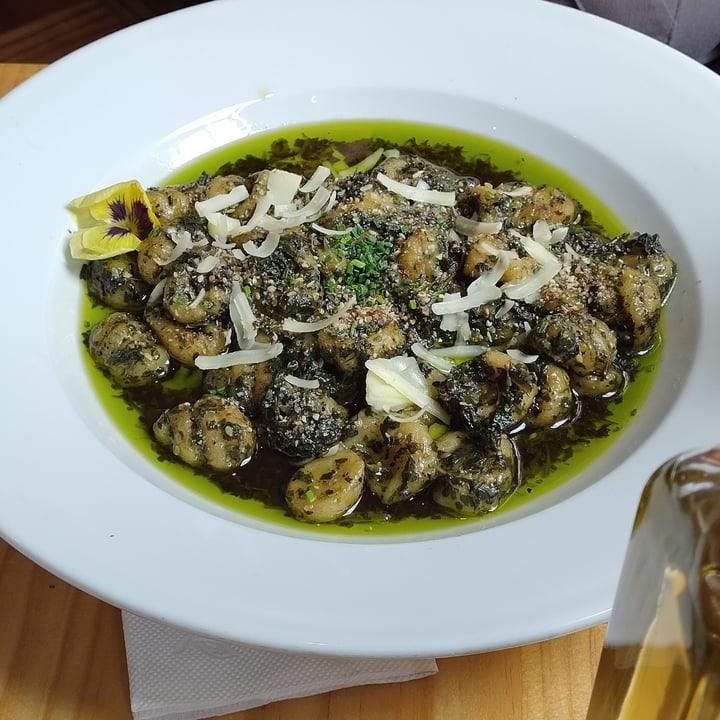 photo of Restaurante Valshi Gnocchi Con Pesto shared by @catamartins on  24 Feb 2024 - review