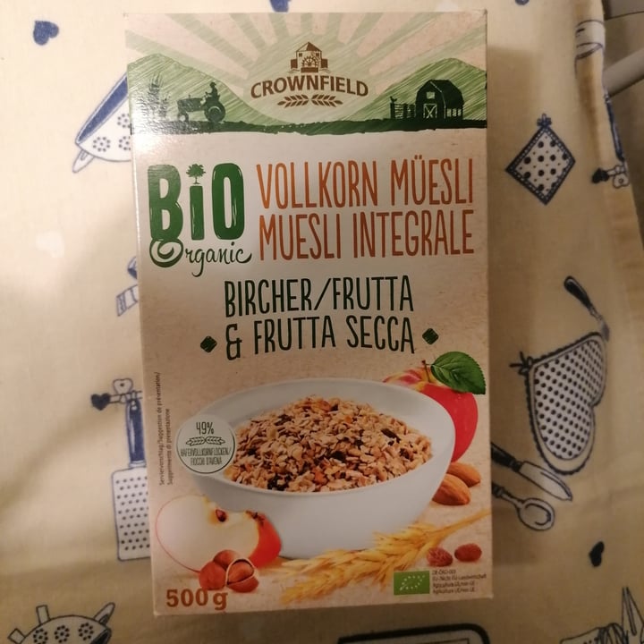 photo of Crownfield Muesli integrale con frutta e frutta secca shared by @robido on  09 Feb 2024 - review