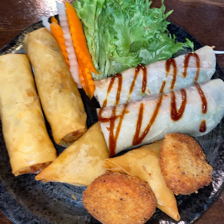 photo of Vina Vegan Restaurant Vina Mixed Starter Plate shared by @blacklilyleaf on  09 Jan 2025 - review