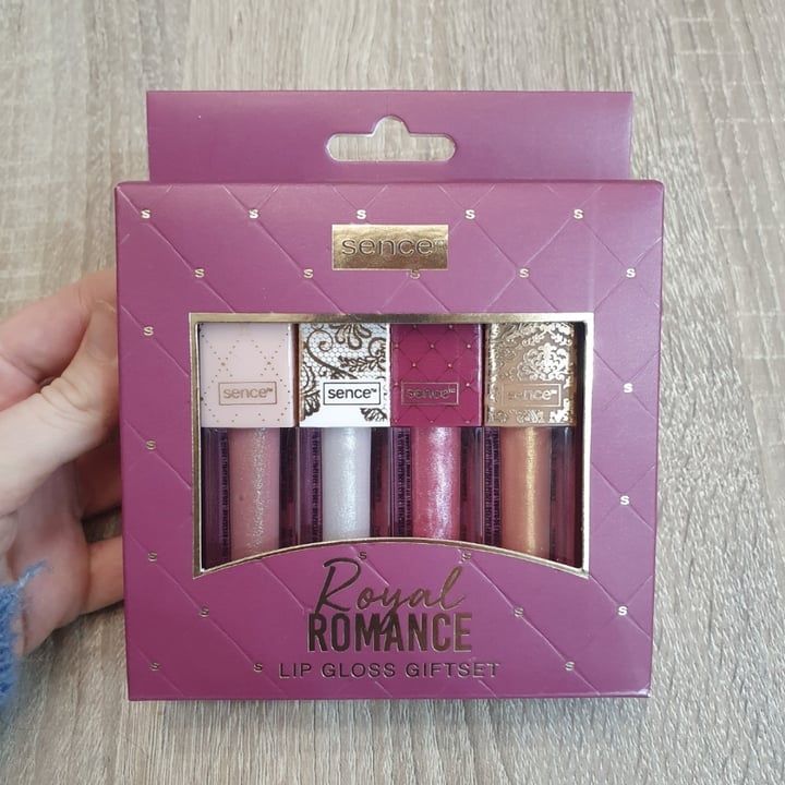 photo of Sence Royal Romance Lip Gloss Giftset shared by @miriam27 on  22 Apr 2024 - review