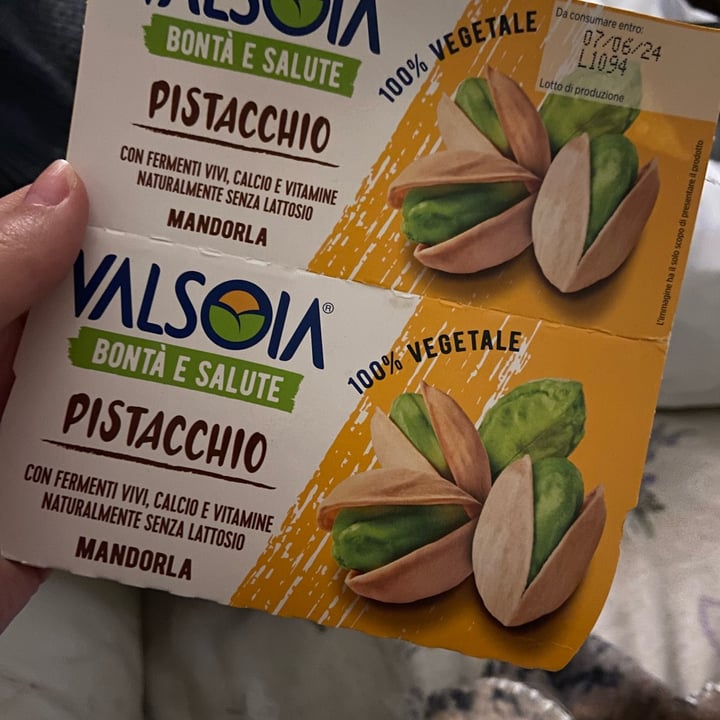 photo of Valsoia yogurt al pistacchio shared by @saraxcix on  11 May 2024 - review