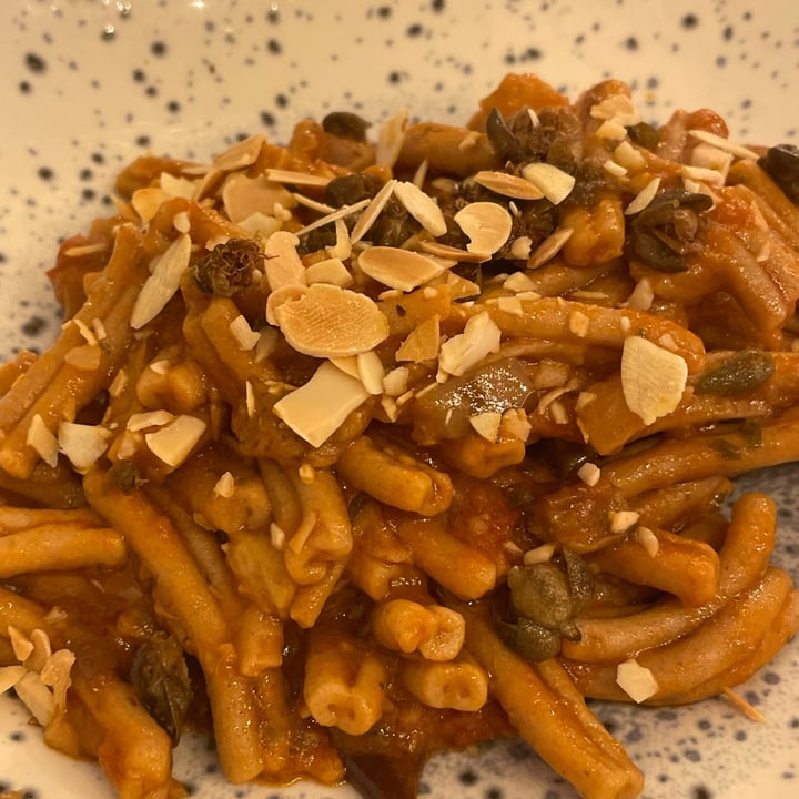 photo of Farmhouse San Lorenzo Caserecce con sugo di pomodorini e capperi shared by @barnabiebee on  25 Jun 2025 - review