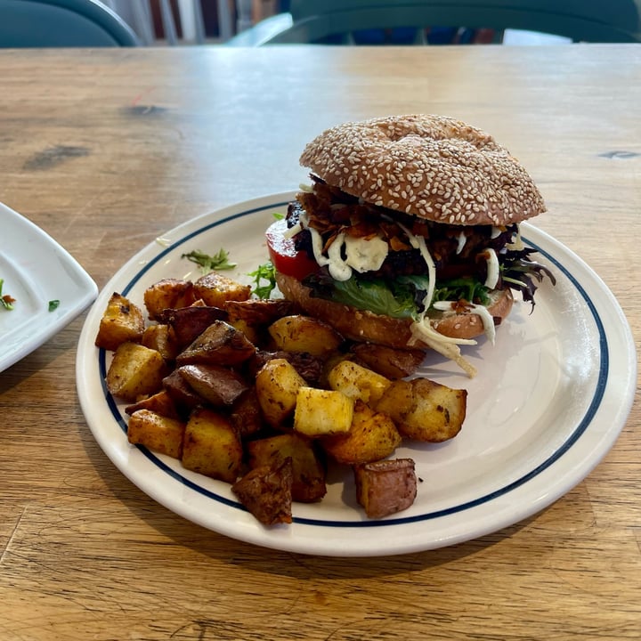 photo of Two Dollar Radio Headquarters farmhouse burger shared by @jacobnewstar on  05 Sep 2024 - review