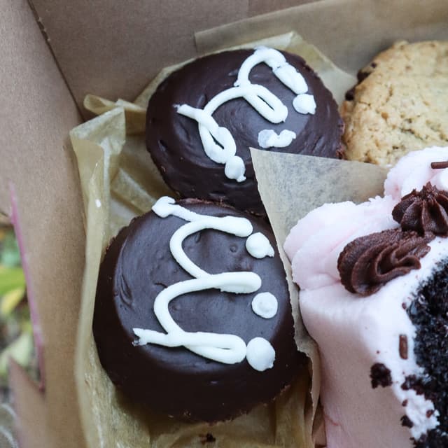 Photo of the dish “chocolate Ho Ho Cupcake”