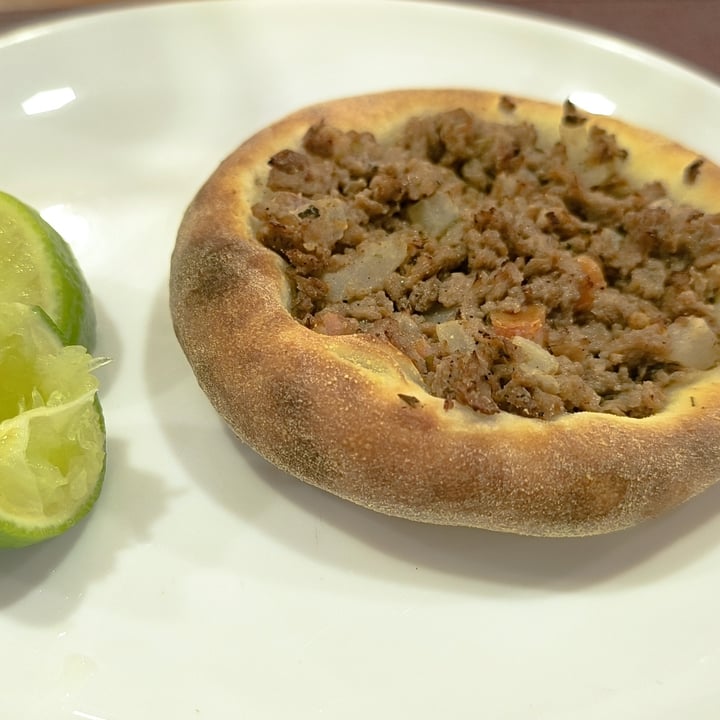 photo of Restaurante Villa Nostra, Almoço por Quilo e Pizzaria. Pizza Calabresa com Catupop shared by @unanavedepapel on  16 Dec 2024 - review