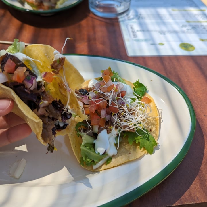 photo of The Green Truck BBQ Pulled Tacos shared by @marttavgn on  31 Aug 2023 - review