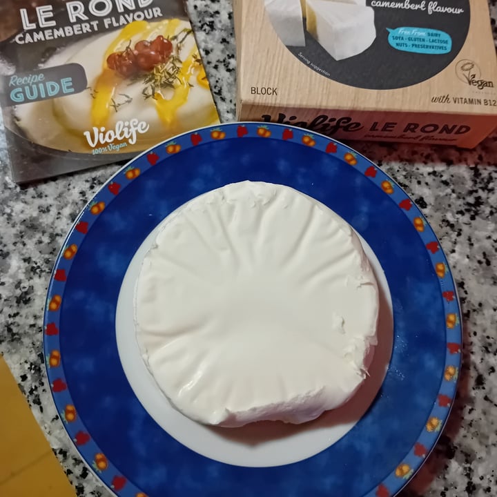 photo of Violife Le Rond Camembert flavour shared by @berengueremy on  30 Sep 2023 - review