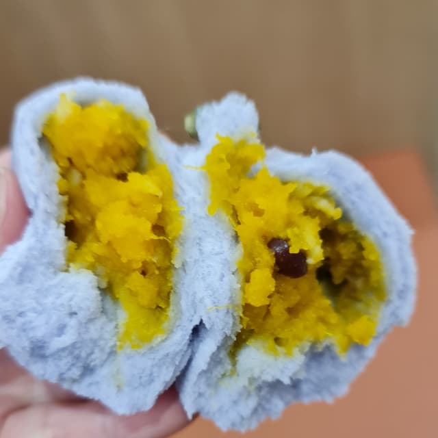 Photo of the dish “Golden Purple Harmony Bao”