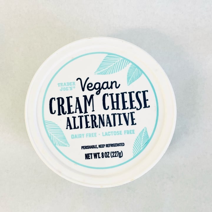 photo of Trader Joe's Vegan Cream Cheese Alternative shared by @tamiapple on  30 Sep 2023 - review