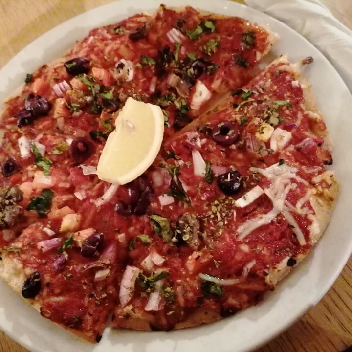 photo of The Wooden Monkey veggie pizza shared by @alevale on  20 Aug 2023 - review