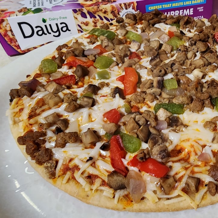 photo of Daiya SUPREME Gluten Free Thin Crust Pizza(Oat Cream Blend) shared by @ajthewe-gun on  05 Sep 2024 - review