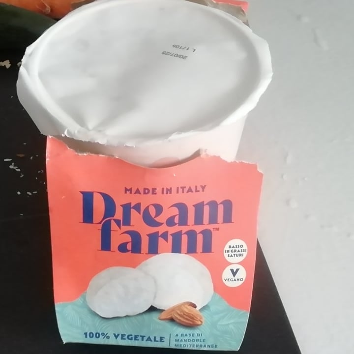 photo of Dream Farm Alternativa vegetale alla mozzarella shared by @aleolliveg on  08 Aug 2025 - review