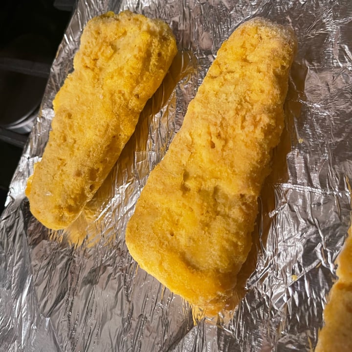 photo of Trader Joe's Battered Plant-Based Fish Fillets shared by @ravenmychelle on  04 Sep 2023 - review