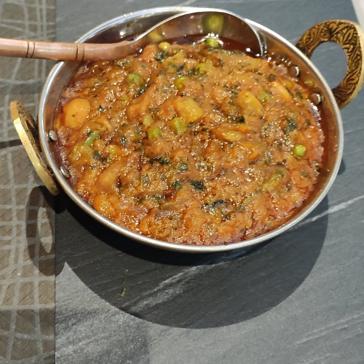 photo of Royal Taj mix vegetable shared by @viveregreenn on  08 Dec 2023 - review
