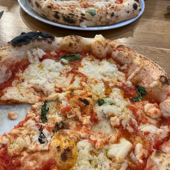 photo of Amber’s Pizza Co. Vegan Margarita shared by @sarahlynne on  28 Oct 2023 - review