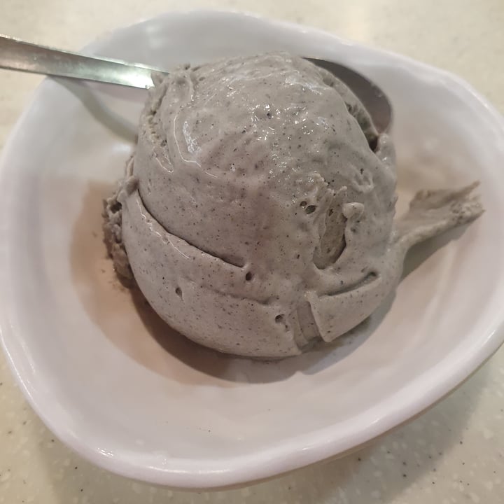 photo of Saute Sushi Vegan Black Sesame ice cream shared by @mushroomtarian on  11 Feb 2024 - review