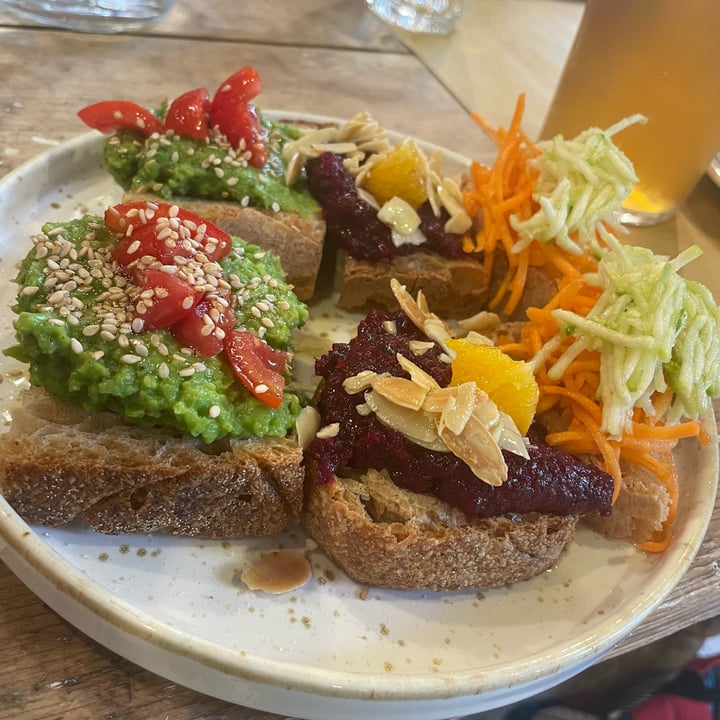 photo of In Pasta - Cibo e Convivio Tagliere Di Bruschette Vegan shared by @vales12 on  07 Jul 2025 - review