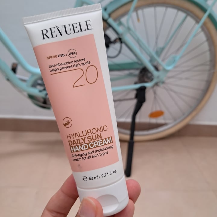 photo of Revuele Crema de manos Hyaluronic Daily Sun shared by @troosti on  20 Sep 2025 - review