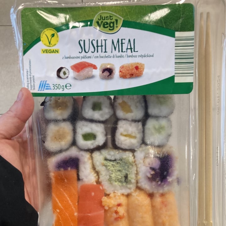 photo of Just Veg! (ALDI Italy) sushi meal shared by @sottolapellepodcast on  31 Dec 2023 - review
