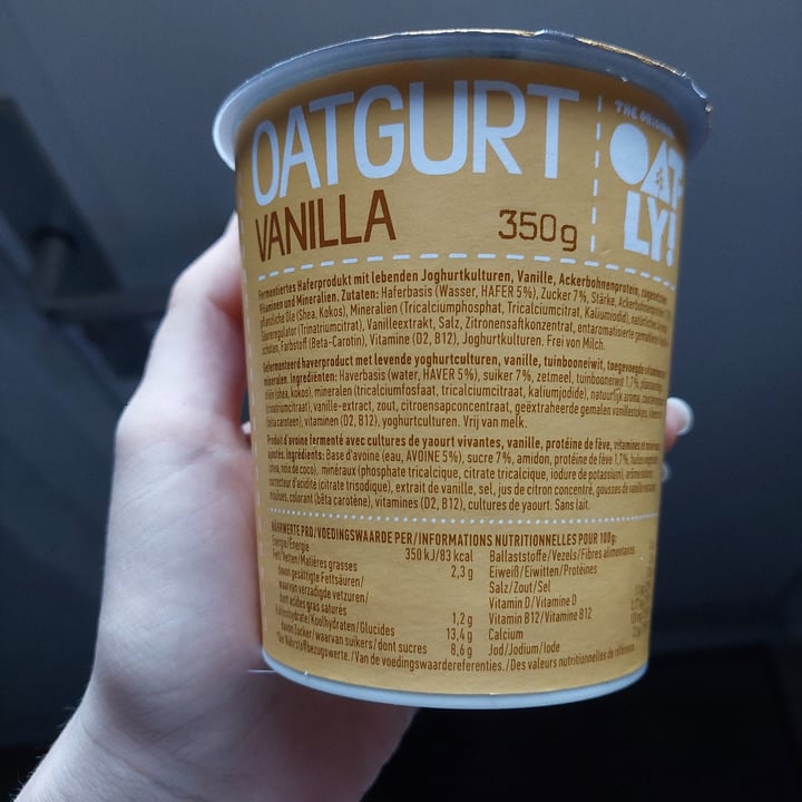 photo of Oatly oatgurt vanille shared by @frendssnotfood on  07 May 2024 - review