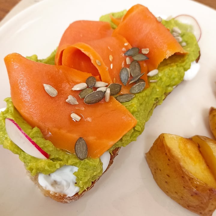 photo of Tauer Bakery Superavo Toast shared by @rivoltantispecista on  10 Dec 2023 - review