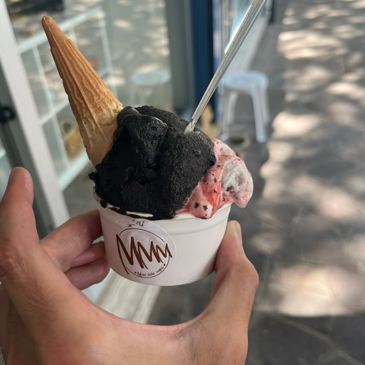 photo of Moio Lab - Gelato & crepes - Gelateria artigianale Black Velvet E Chantilly shared by @claudiog on  14 Aug 2025 - review