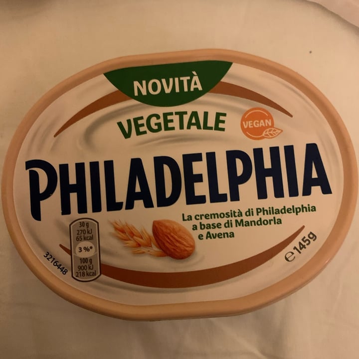 photo of Philadelphia Philadelphia Vegetale Mandorle Avena shared by @mackphiller on  03 Feb 2024 - review