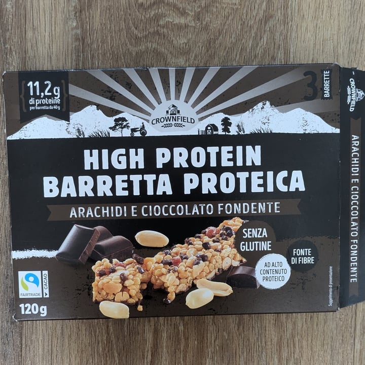 photo of Crownfield High Protein Barretta proteica Arachidi e Cioccolato Fondente shared by @omsohum on  29 Sep 2025 - review