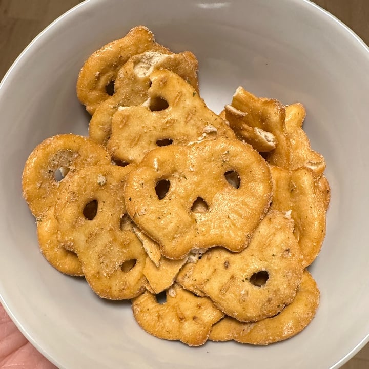 photo of Olly's Pretzels Olly’s Pretzels Thins Sour Cream And Onion shared by @vanille on  30 Jan 2024 - review