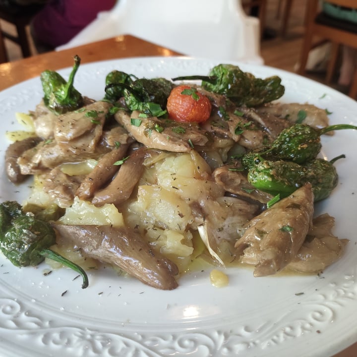 photo of Restaurante Hicuri Art Vegan heura al ajillo shared by @alejandro-alvaro on  07 Oct 2025 - review