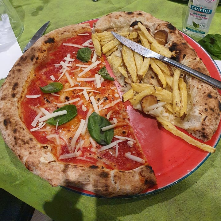 photo of Piperita Pizza margherita Vegan shared by @tania- on  09 Mar 2024 - review