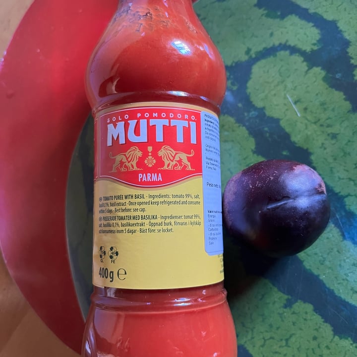 photo of Mutti Passata con basilico shared by @miba on  11 Oct 2025 - review