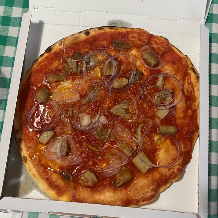 photo of Pizzeria Max Pizza Con Porcini E Cipolla Di Tropea shared by @malegria on  04 May 2024 - review