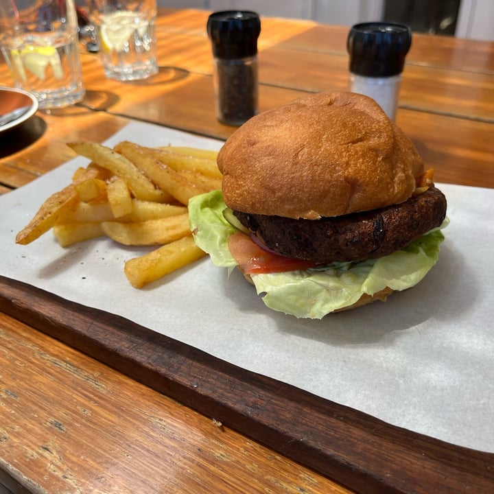 photo of Ou Meul Melkbosstrand Black Bean Burger shared by @mimi2308 on  03 Dec 2023 - review