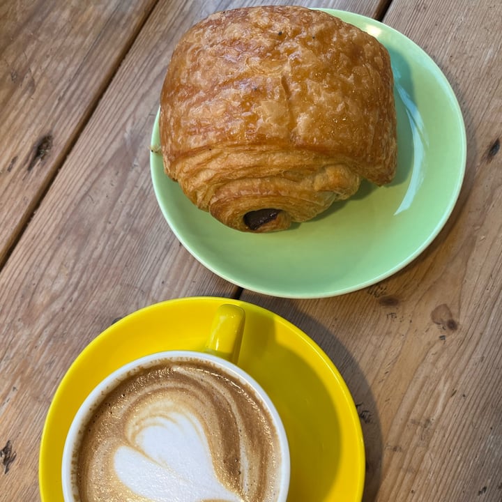 photo of No Coffee No Prana pan de chocolate shared by @vedevegan on  18 Dec 2024 - review