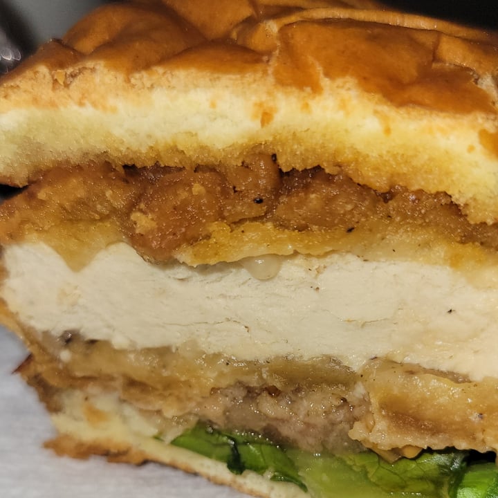 photo of Refocused Vegan Chicken Sandwich shared by @discerning-vegan on  21 Jan 2024 - review