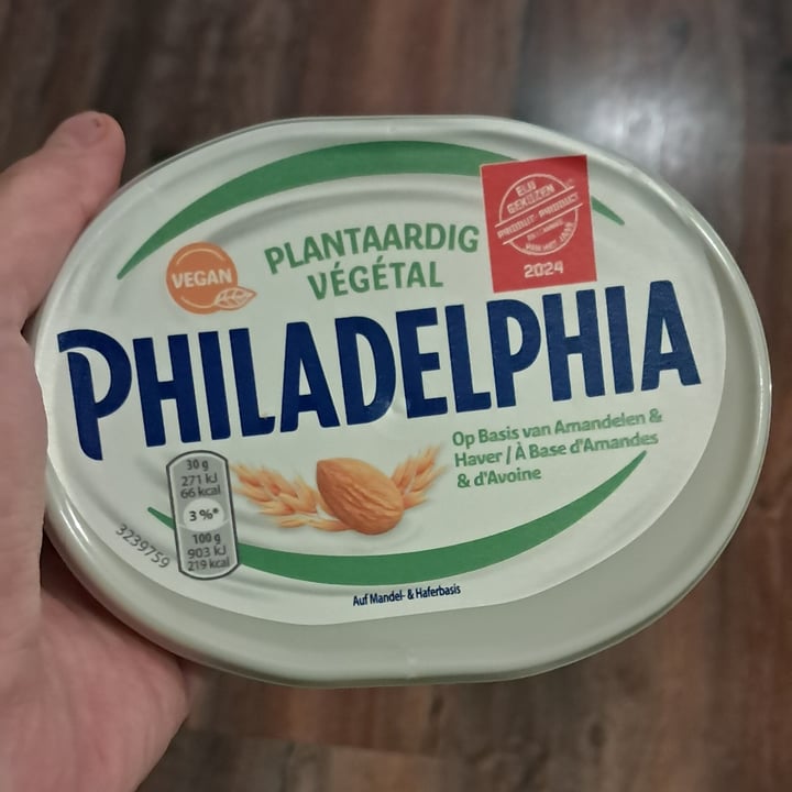 photo of Philadelphia Philadelphia Spread Cheese shared by @unitedforanimals on  13 Dec 2024 - review