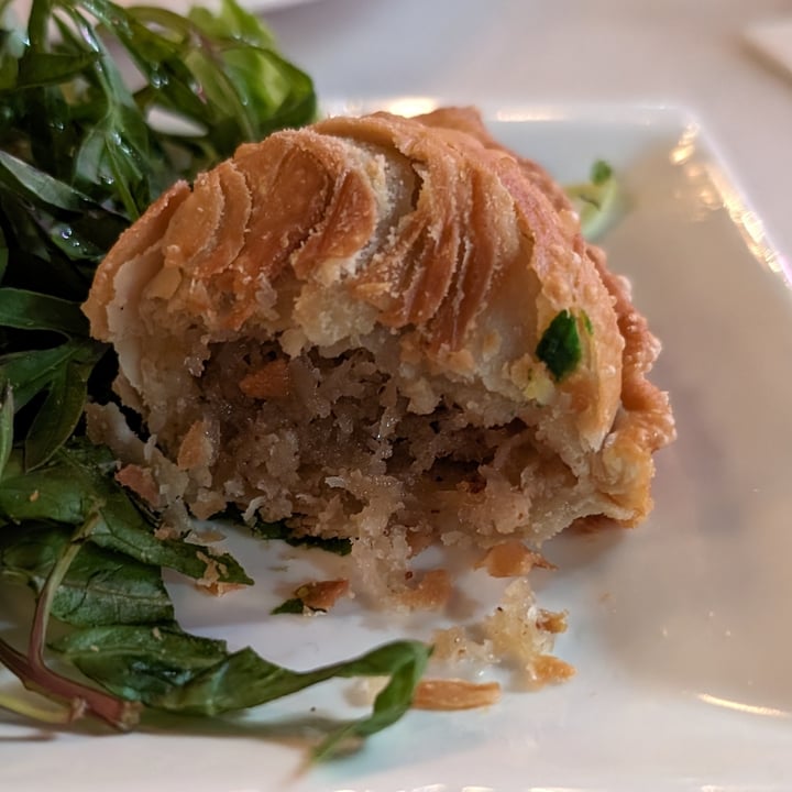 photo of The Hungry Tapir Curry Puffs shared by @stevenneoh on  04 May 2024 - review