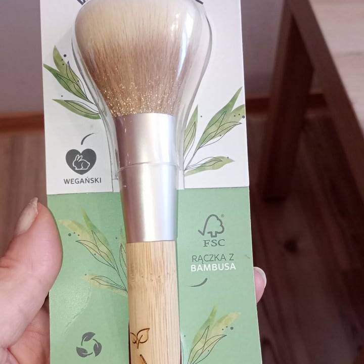 photo of Rossman powder bamboo brush shared by @ruda on  31 Dec 2024 - review