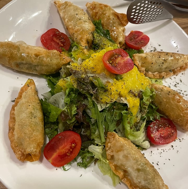 photo of 정혜영 COOK & PUB (jeonghyeyeongcook) Fried Vegetable Dumplings (우리밀 만두) shared by @hwayoung on  06 Jun 2025 - review
