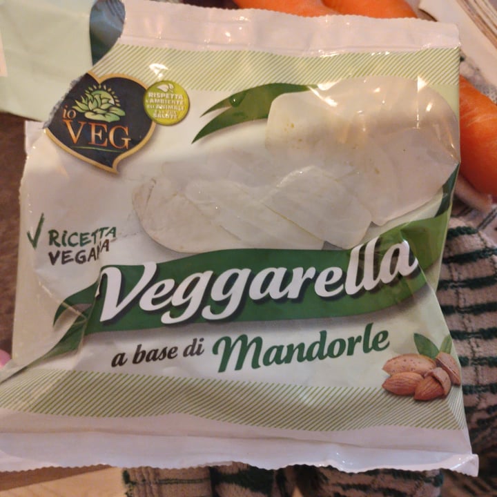 photo of ioVEG Veggarella a base di mandorle shared by @biancoverde46 on  20 Feb 2025 - review